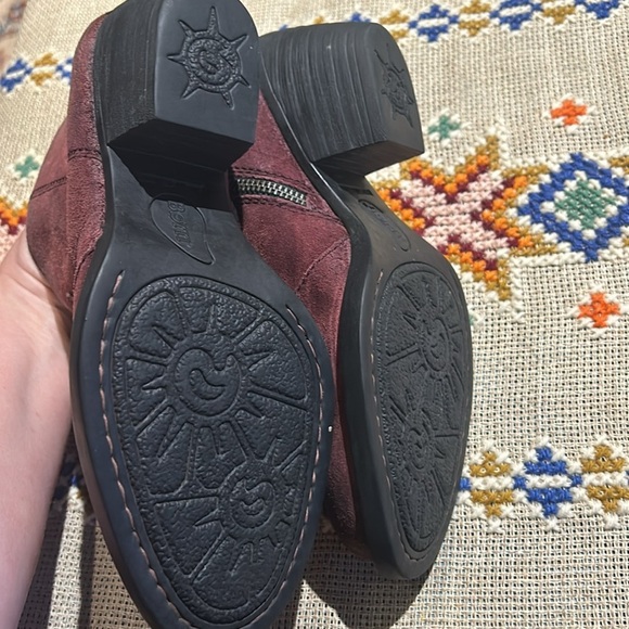 BORN Red Distressed Suede Michel Booties Size 7 - Picture 6 of 6